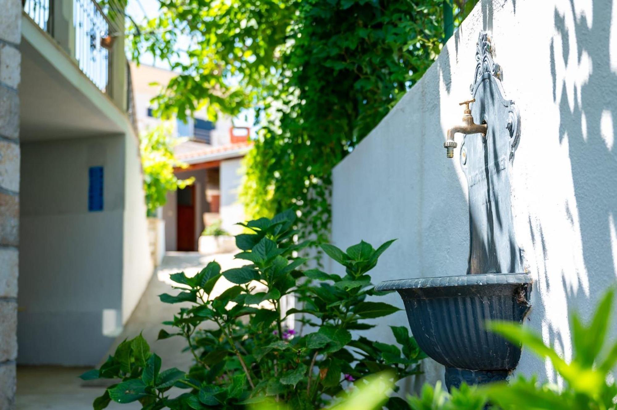 Apartments Kaja Postira Εξωτερικό φωτογραφία
